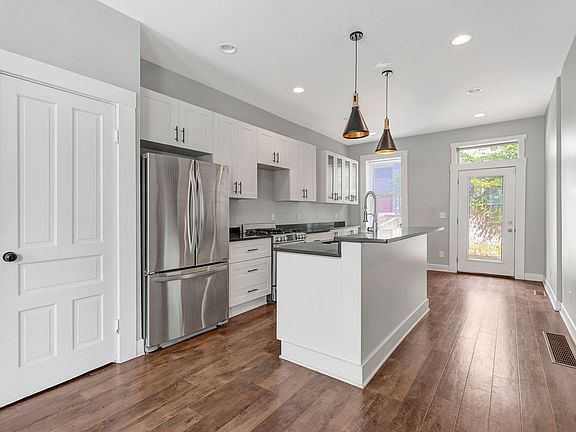 2nd image of 2724 Glendora Ave