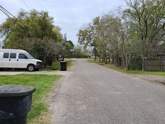 4th image of 1609 Avenue C