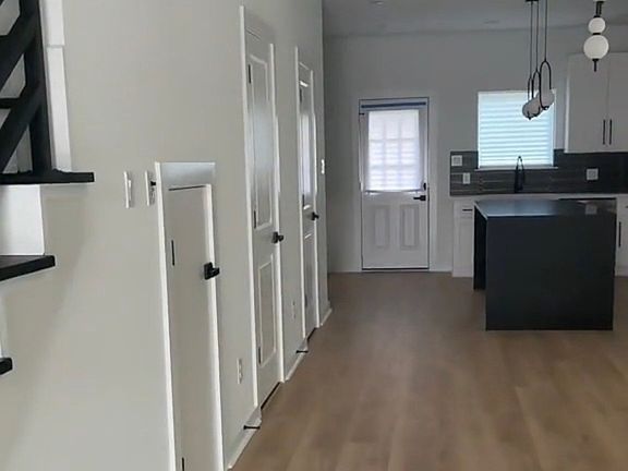 5th image of 4916 Tronewood St