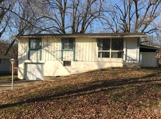 5908 N Michigan Ave, Kansas City, MO 64118