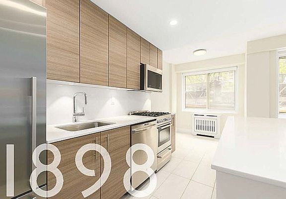 5th image of 135 W 96th St APT 6c