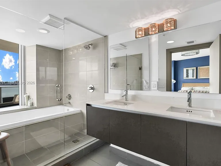6620 Indian Creek Dr #310 — Photo 19