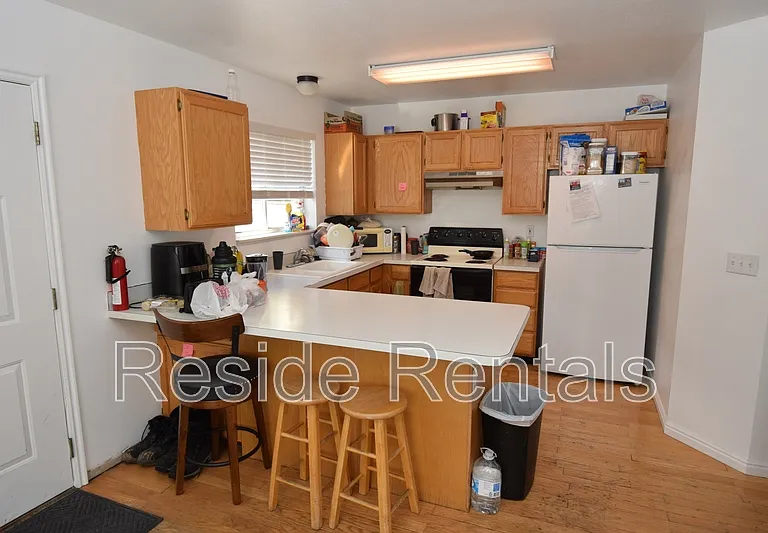 686 1/2 Darwin Ave #3 — Photo 3