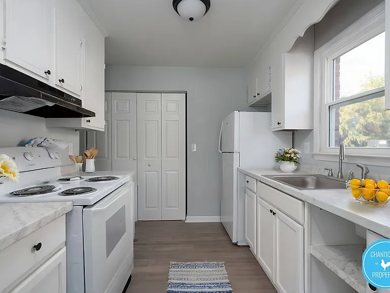 823 E Lafayette St #1 — Photo 4