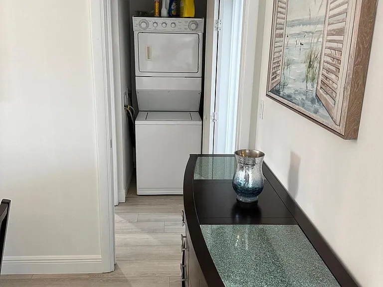 1551 N Flagler Drive Lph #17 — Photo 25