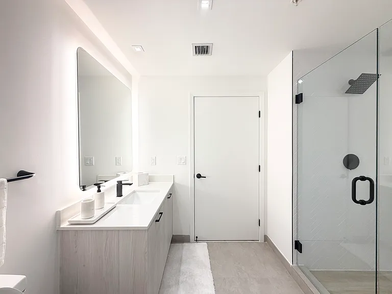 166 NW 29th St #4 — Photo 15