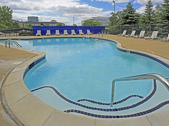 3rd image of 25701 W Twelve Mile Rd #503