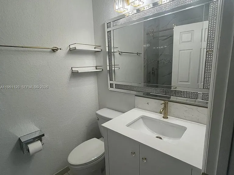 4211 Napoli Lake Dr #4211 — Photo 16