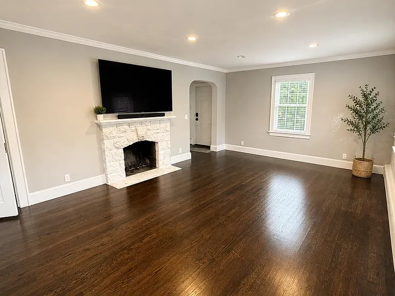 2100 Hillside Ave — Photo 3