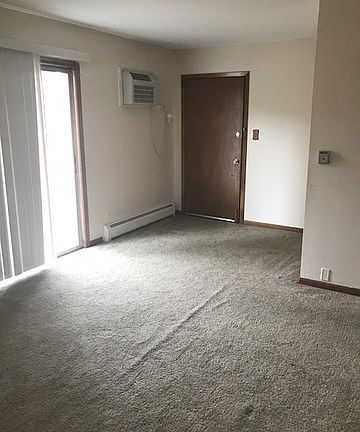 3rd image of 912 Lacey Ave APT 2