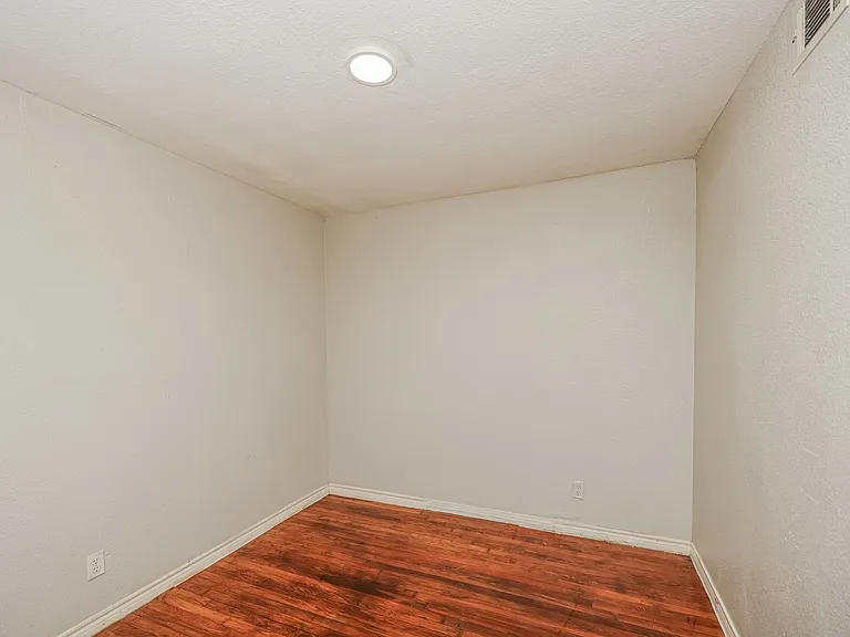 5175 Cardiff St — Photo 13