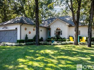 643 Enchanted Isles Dr, Mabank, TX 75156