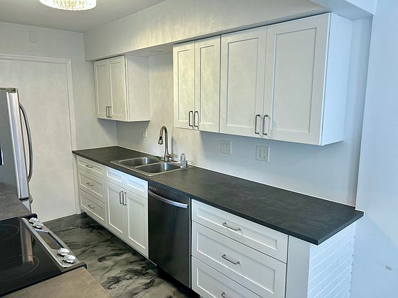 3rd image of 6801 67th St N Unit 1
