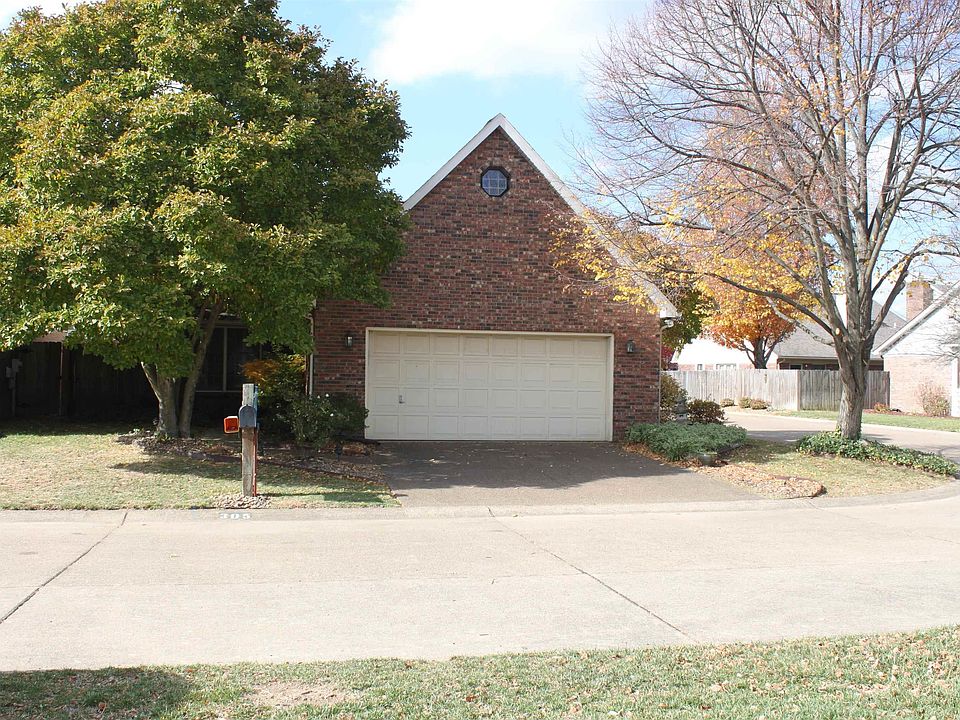1st image of 305 Rosemarie Ct