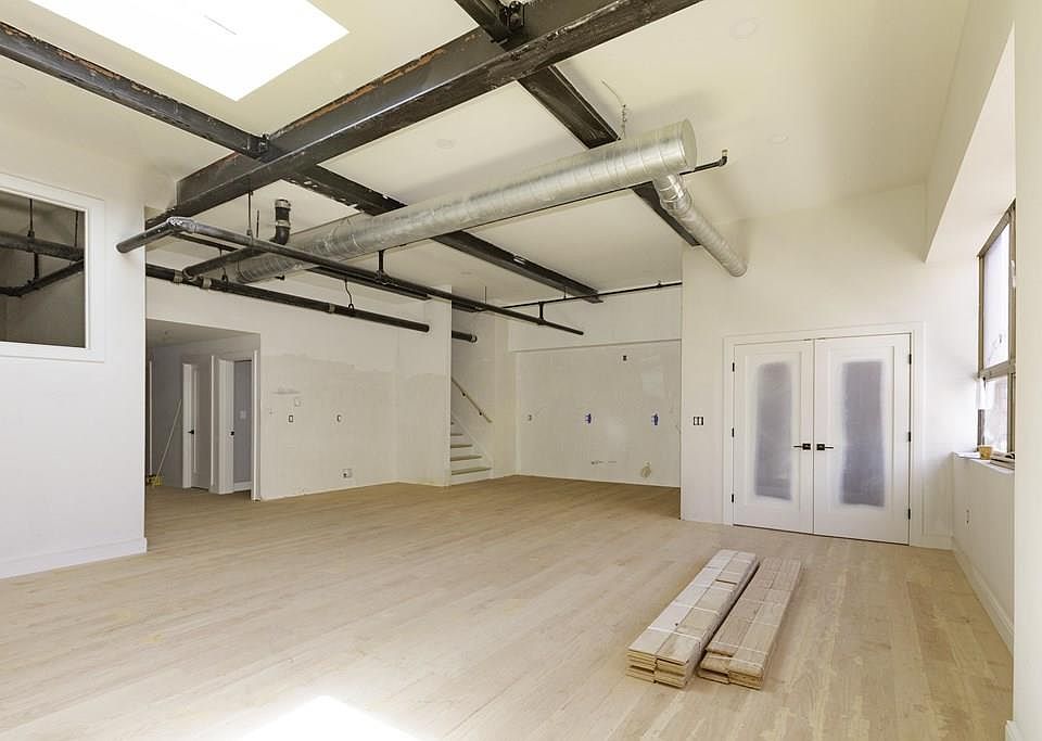 1st image of 17 Kearney Sq Unit 408