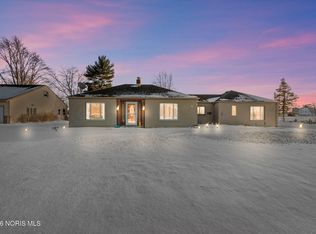 907 Huddle Rd, Napoleon, OH 43545