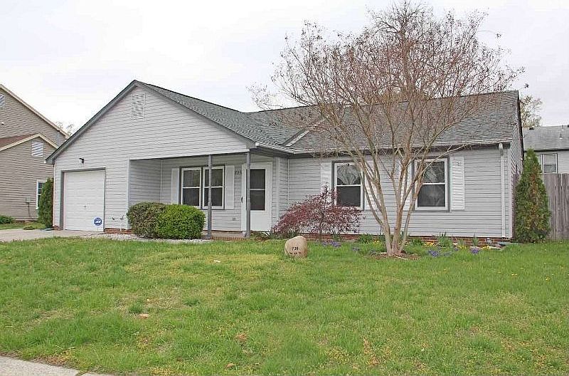 1st image of 736 Terrace Dr