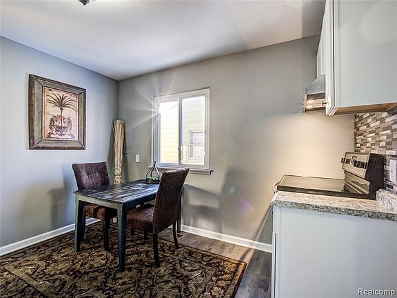 2nd image of 2059 E Scottwood Ave