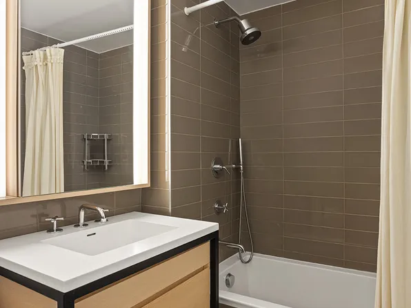 385 First Avenue image 8 of 14