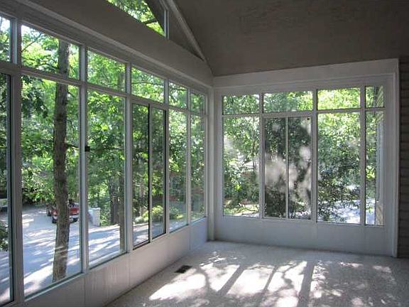 5th image of 56 Kensington Dr