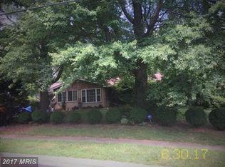 5421 Inverchapel Rd, Springfield, VA 22151