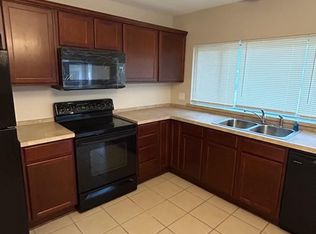 20202 Hunt Club Dr, Harper Woods, MI