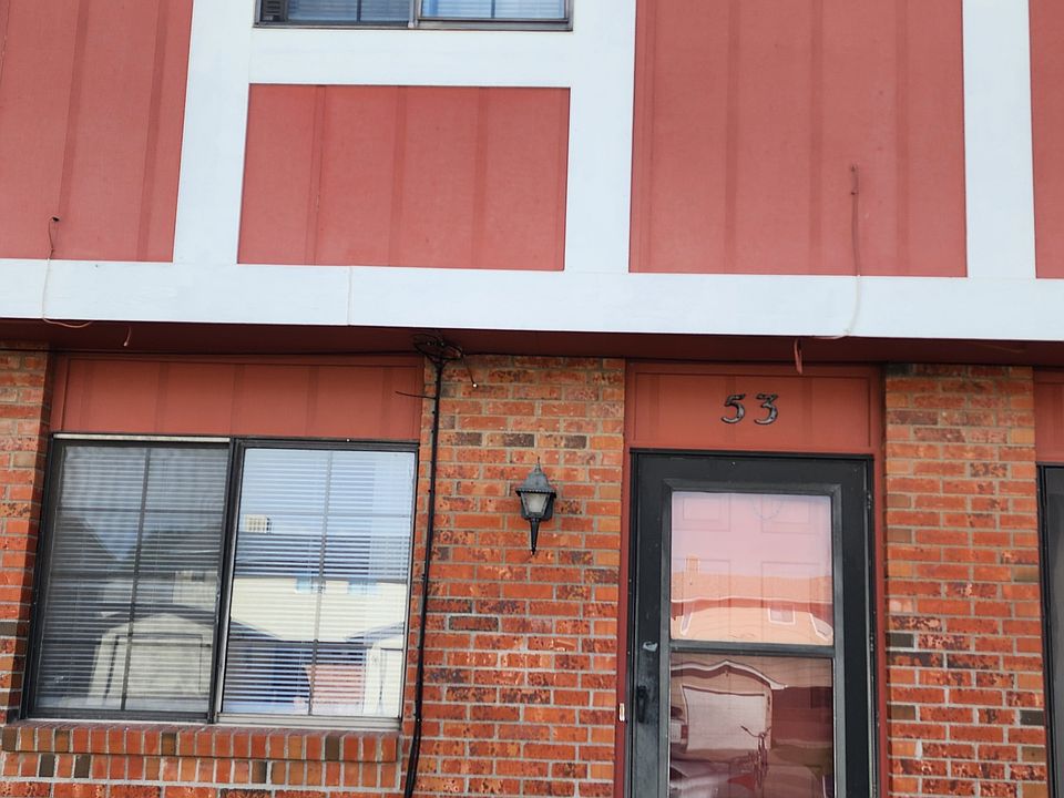 1st image of 53 Castle Royal Dr