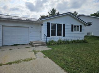625 Cross St, Poynette, WI 53955
