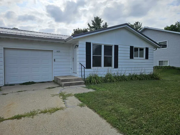 625 Cross St, Poynette, WI 53955