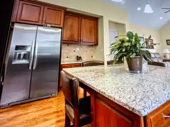 5th image of 48 Great Hill Dr #48