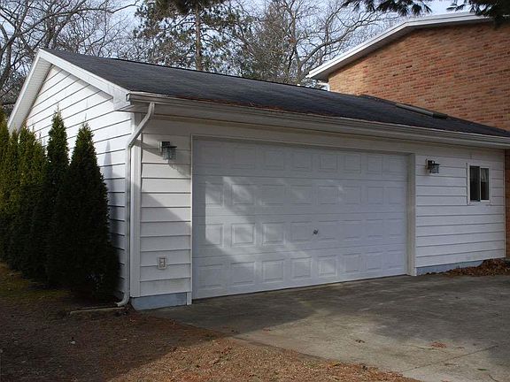 3rd image of 9206A Rhode Island Dr