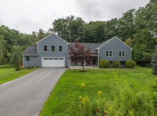 5 Lovers Ln, Topsham, ME 04086
