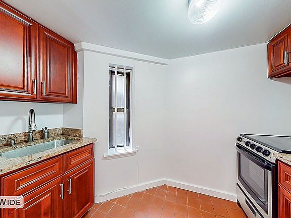 3rd image of 150 2nd Ave APT 1DF