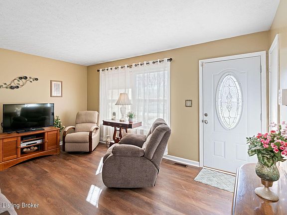 4th image of 5407 Alicante Ln