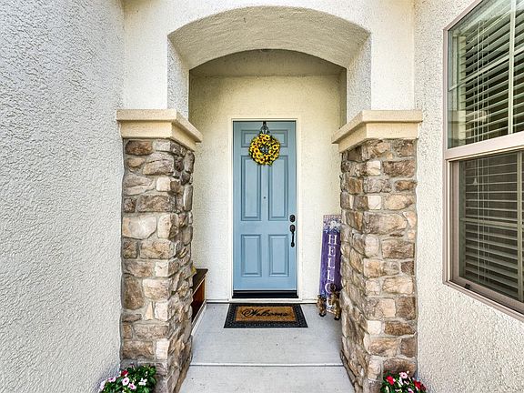 3rd image of 6025 Cohasset Dr