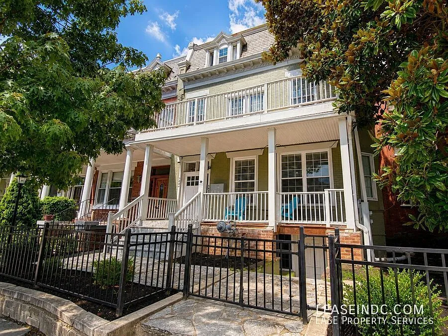 2 bed, 805 sqft, $2,825 — Photo 1