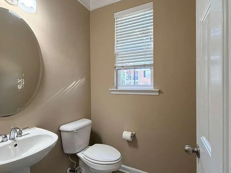 1061 Remington Oaks Cir — Photo 13