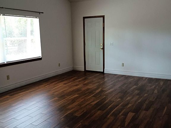 5th image of 1820 N Cherry Ter