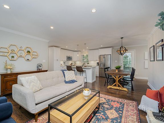 5th image of 6425 Teague Ln