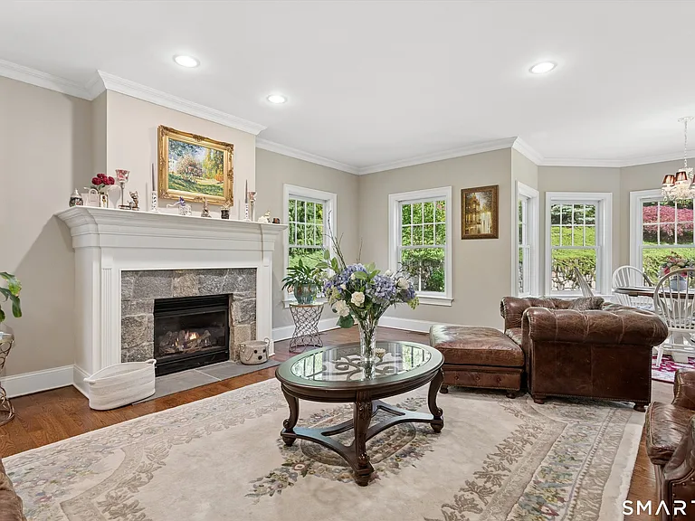 87 Kings Hwy S — Photo 34