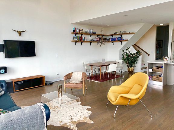 5th image of 2212 W Armitage Ave #4D