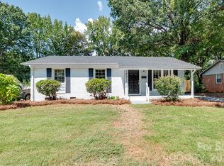 823 Farmcrest Dr, Charlotte, NC 28206
