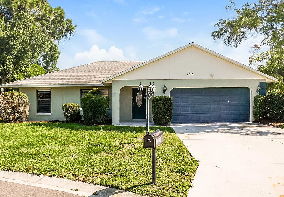 4913 Ithaca Ln
