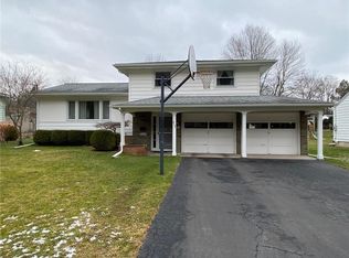 413 Charlotte St, Newark, NY 14513