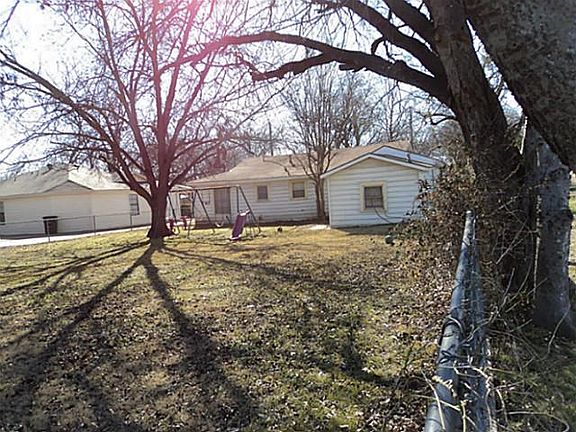 2nd image of 1308 N Wood St