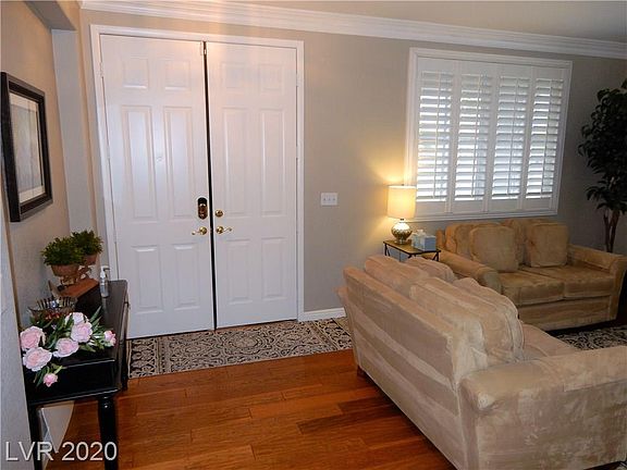 4th image of 1419 Drakewood Ave