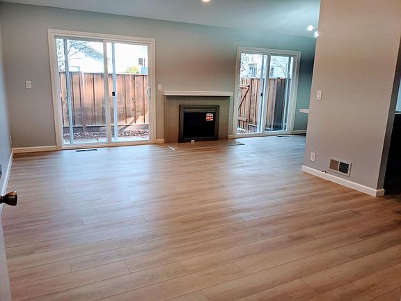 3rd image of 10918 Northshore Sq