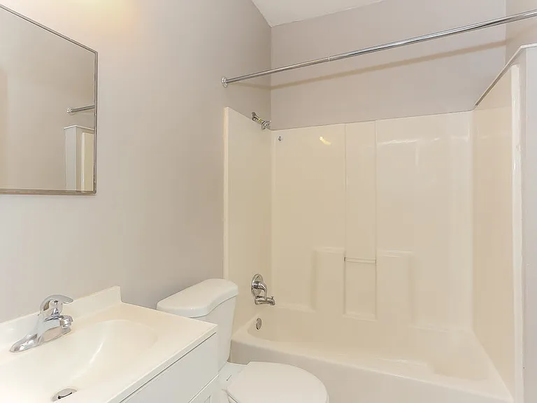 914 Allison St — Photo 15