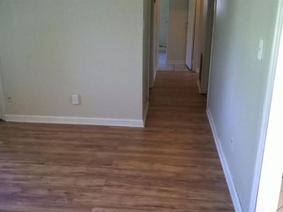 4th image of 1940 Alice Dr