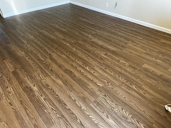 4th image of 445 Nelson Ave #26